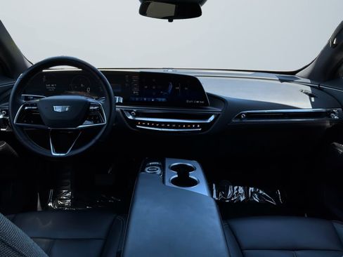 Used 2024 Cadillac Lyriq Tech RWD image 10