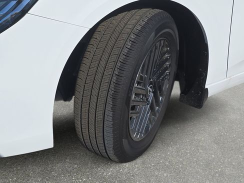 New 2026 Nissan Sentra SV w/ Floor Mat Package FWD image 30