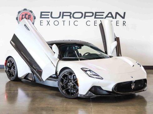 Used 2022 Maserati MC20 Coupe RWD image 3