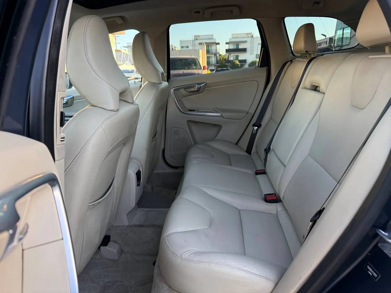 Used 2015 Volvo XC60 T5 AWD/4WD image 34