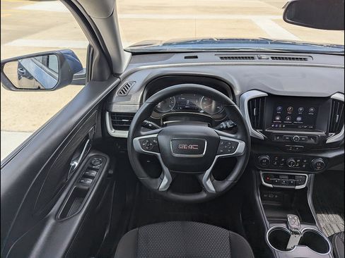 Used 2024 GMC Terrain SLE w/ Driver Convenience Package AWD/4WD image 3