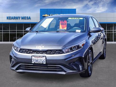 Used 2024 Kia Forte LXS image 3