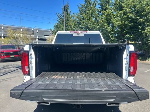 Used 2025 GMC Sierra 1500 AT4 w/ AT4 Premium Package AWD/4WD image 24