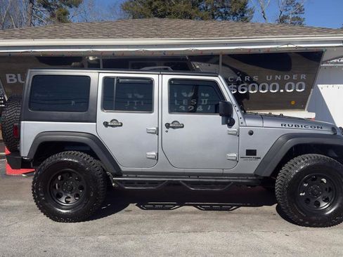 Used 2018 Jeep Wrangler Unlimited Rubicon w/ Connectivity Group image 10