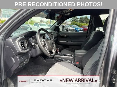 Used 2023 Toyota Tacoma TRD Off-Road w/ Black Out Package (TMS) AWD/4WD image 18