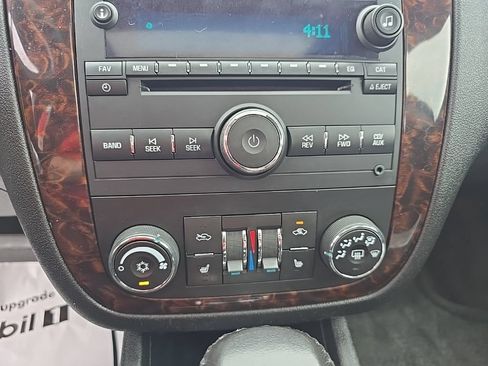 Used 2014 Chevrolet Impala LTZ FWD image 16