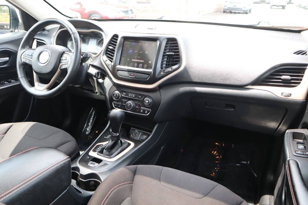 Used 2016 Jeep Cherokee 75th Anniversary AWD/4WD image 11