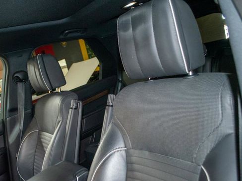 Used 2017 Land Rover Discovery HSE Luxury AWD/4WD image 32