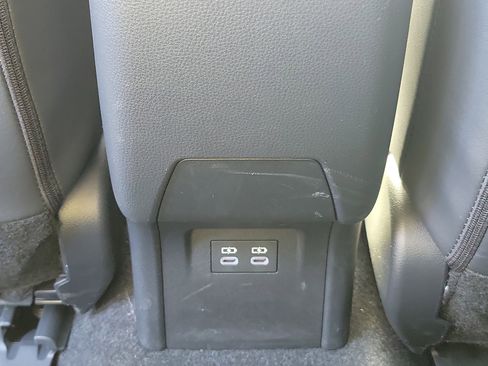 Used 2025 Toyota Prius XLE image 20