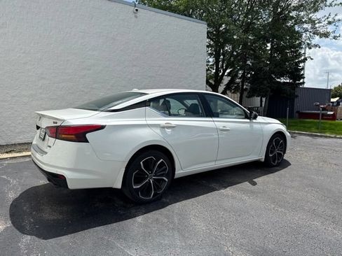 Used 2023 Nissan Altima 2.5 SR w/ SR Premium Package AWD/4WD image 5