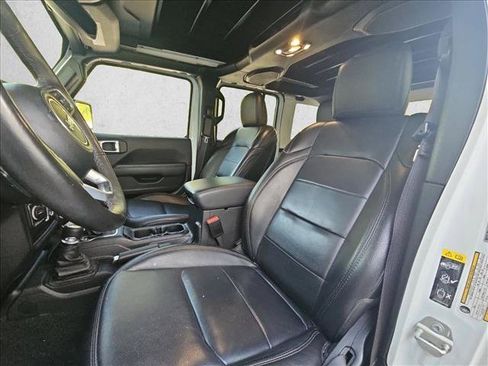 Used 2023 Jeep Wrangler Unlimited Sahara AWD/4WD image 14