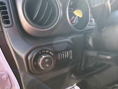 Used 2022 Jeep Gladiator Sport AWD/4WD image 11