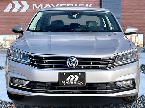 Used 2017 Volkswagen Passat 1.8T SEL Premium image 2