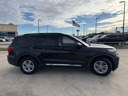 Certified 2022 Ford Explorer XLT w/ Equipment Group 202A image 17