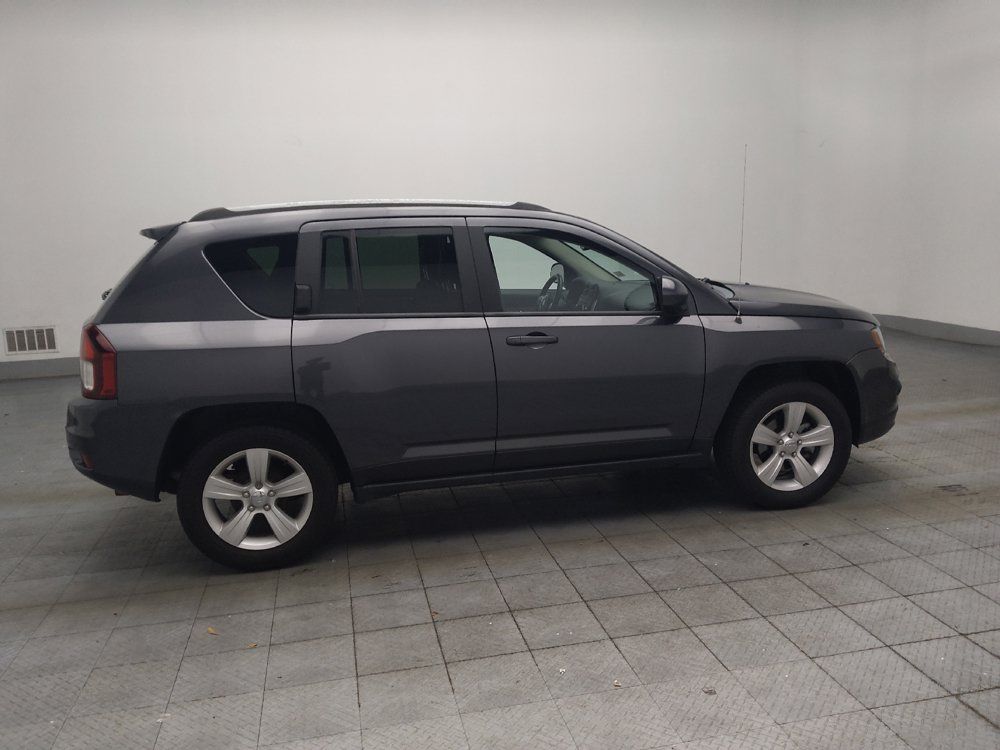 Used 2015 Jeep Compass Latitude FWD image 10
