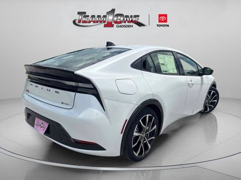 New 2026 Toyota Prius Plug-In Hybrid FWD image 6