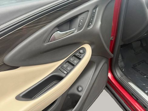 Used 2019 Buick Envision Essence image 13