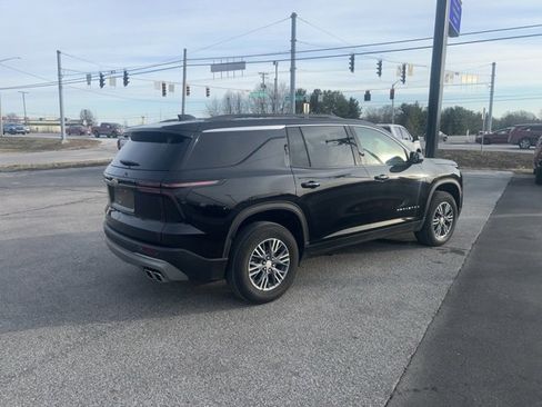 Used 2025 Chevrolet Traverse LT image 5