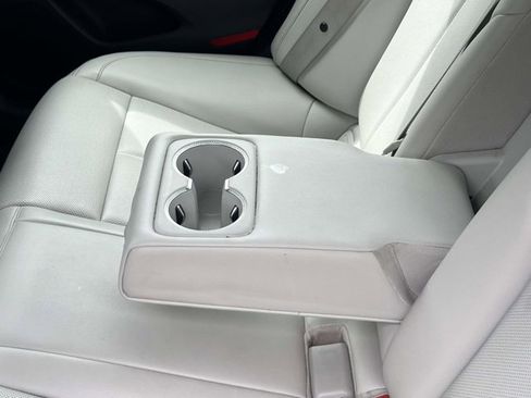 Used 2024 Genesis G70 2.5T RWD image 10