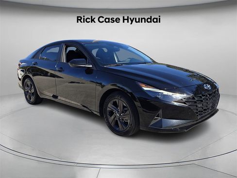 Certified 2023 Hyundai Elantra SEL image 9