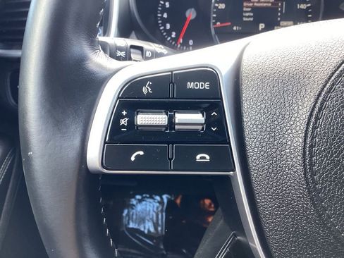 Used 2020 Kia Sorento EX image 19