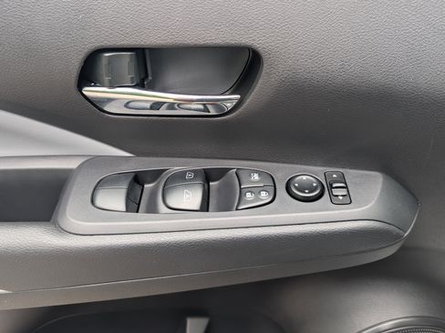 Used 2024 Nissan Kicks SR w/ SR Premium Package FWD image 15