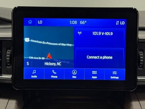 Used 2023 Ford Explorer XLT w/ Equipment Group 202A AWD/4WD image 28