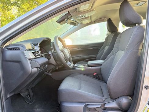 Used 2025 Toyota Camry LE FWD image 17