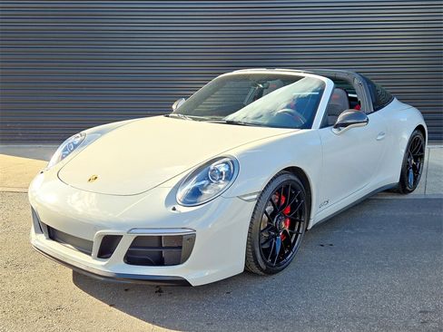 Used 2018 Porsche 911 Targa 4 GTS image 6
