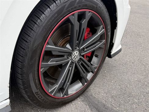 Used 2019 Volkswagen Jetta GLI FWD image 9