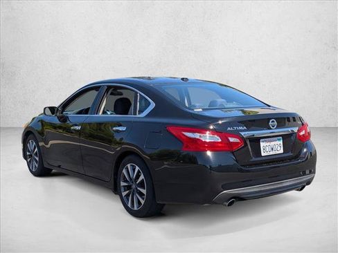 Used 2017 Nissan Altima 2.5 SV FWD image 8