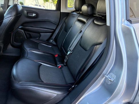 Used 2020 Jeep Compass Trailhawk image 14