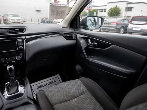 Used 2019 Nissan Rogue Sport SV FWD image 13