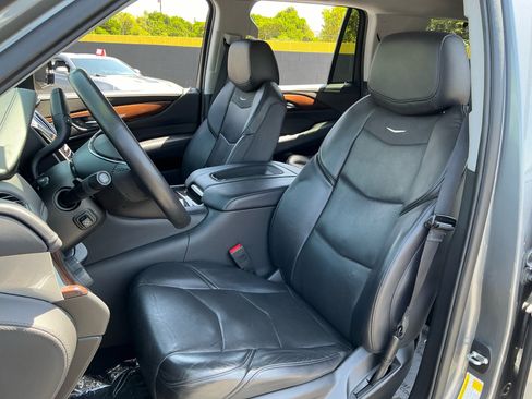 Used 2020 Cadillac Escalade 4WD image 18