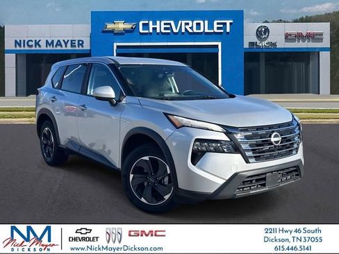 Used 2025 Nissan Rogue SV image 1