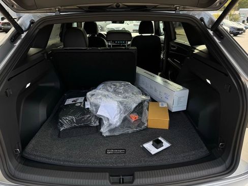 New 2026 Volkswagen Atlas Cross Sport SEL Premium R-Line image 12