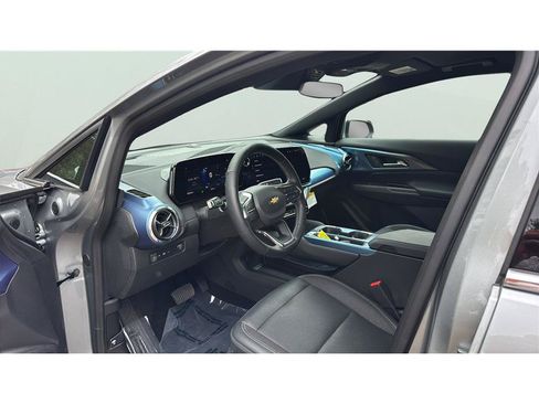 Used 2024 Chevrolet Equinox EV LT w/ LPO, Active Package FWD image 9