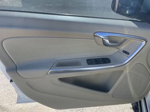 Used 2014 Volvo S60 T5 FWD image 20