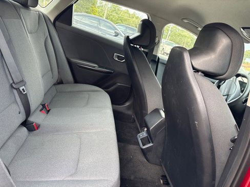 Used 2025 Kia K4 LXS image 12