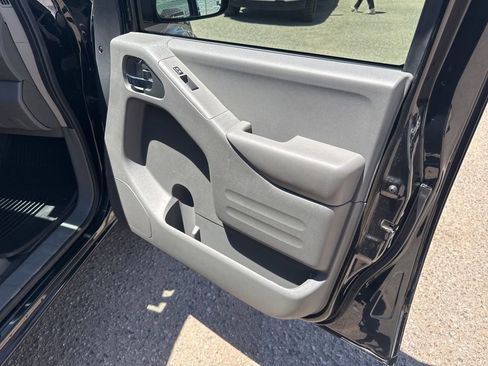 Used 2021 Nissan Frontier S RWD image 20