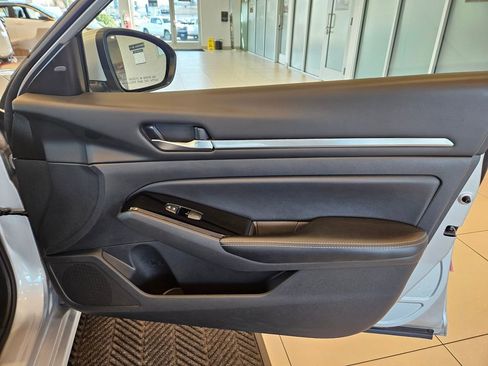 Used 2023 Nissan Altima 2.5 SV image 22