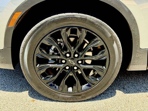 Used 2024 Chevrolet Blazer LT w/ LPO, Black Sport Package FWD image 3