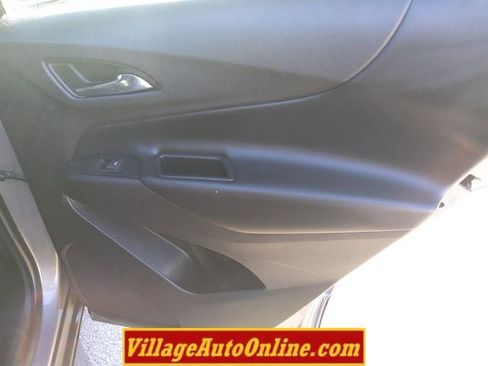 Used 2018 Chevrolet Equinox LT image 38