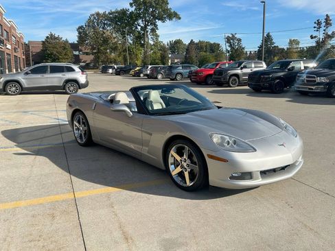 Used 2007 Chevrolet Corvette Convertible w/ Preferred Equipment Group image 8