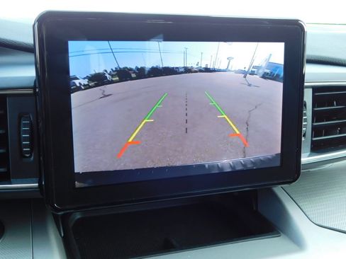 Used 2023 Ford Explorer XLT w/ Equipment Group 202A AWD/4WD image 48