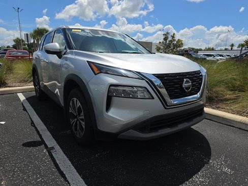 Used 2021 Nissan Rogue SV FWD image 1