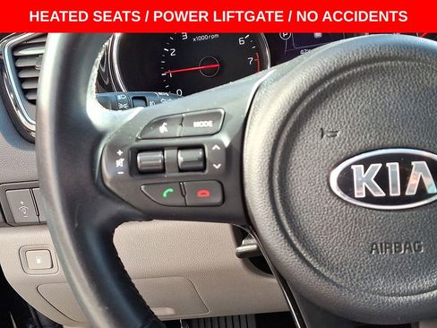 Used 2017 Kia Sedona EX image 17