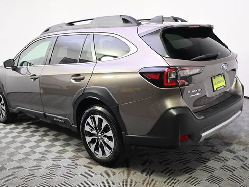 Used 2024 Subaru Outback Limited XT AWD/4WD image 3