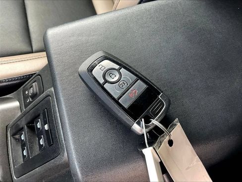 Used 2021 Ford Bronco Wildtrak AWD/4WD image 32