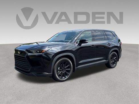 Used 2025 Toyota Grand Highlander FWD image 1